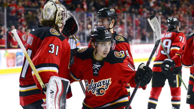 Johnny-Gaudreau-top-Terence-Leung.jpg